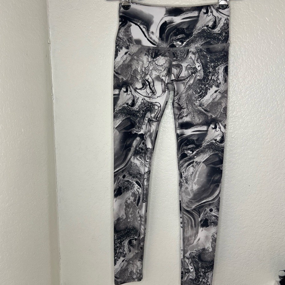 Noli Active White Gray Marble Tie Dye Crop Leggings Women’s Size Small